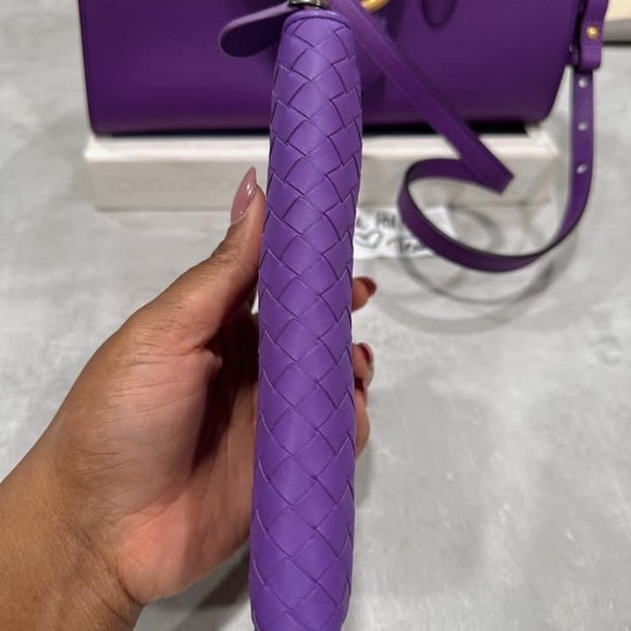 🦄 Bottega Veneta Wallet 💜 - Picture 7 of 9